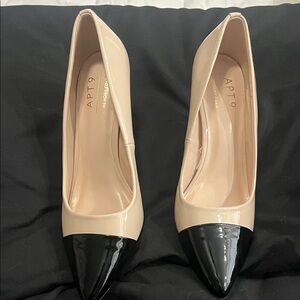 NEW WOMENS HEELS, Two-Tone Patent Pointed Toe Pumps in Nude and Black